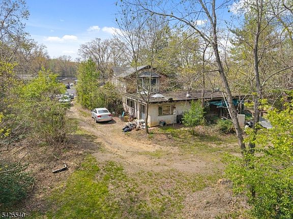 5th image of 1634 Englishtown Rd