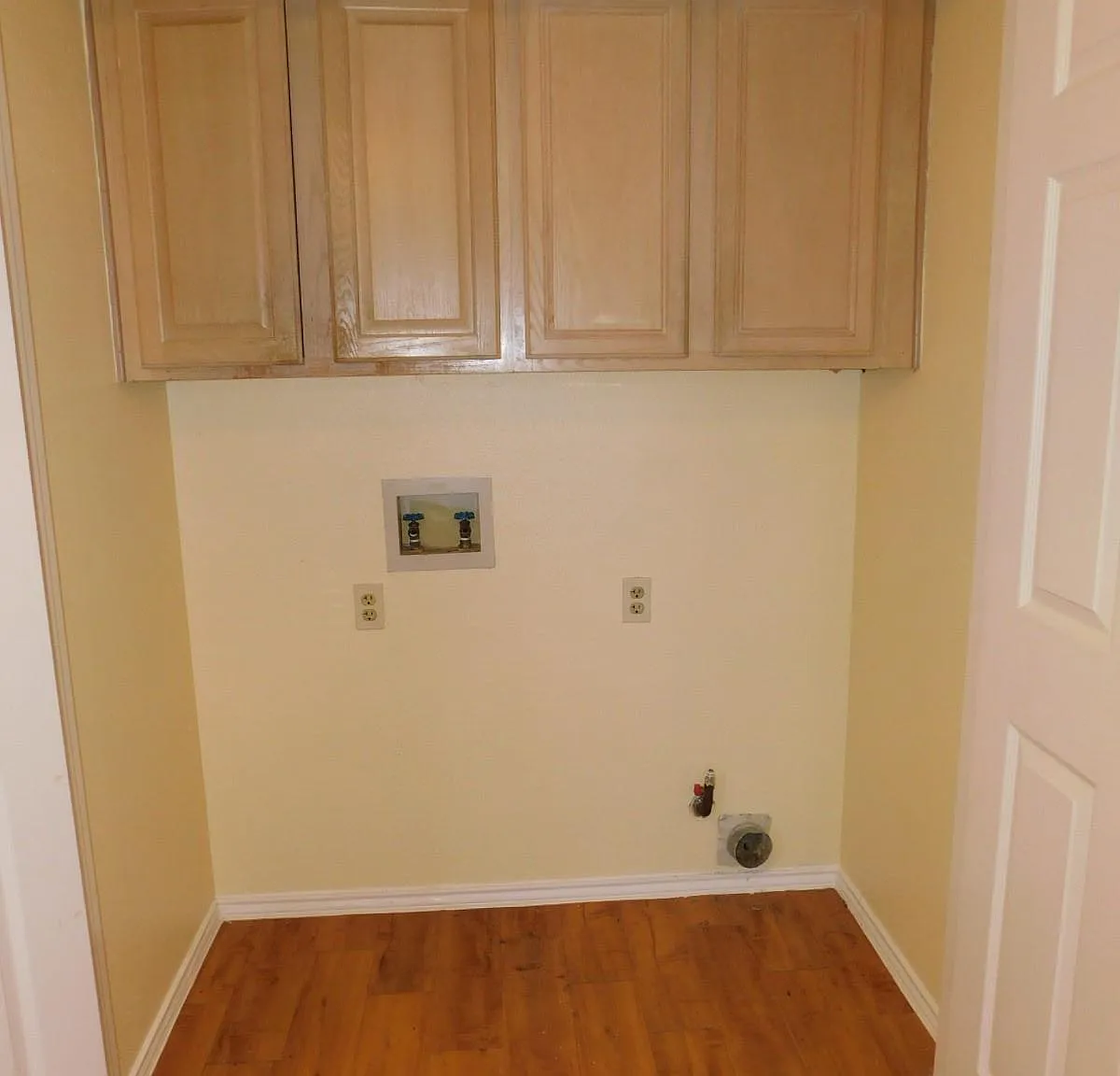 2 bed, 2.0 bath, 914 sqft, $1,150 — Photo 4
