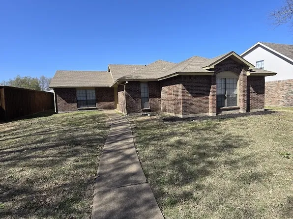 1109 Greenbriar Ln, Lancaster, TX 75146