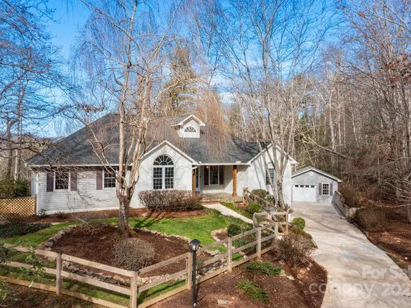 137 Warlick Rd, Mills River, NC 28759