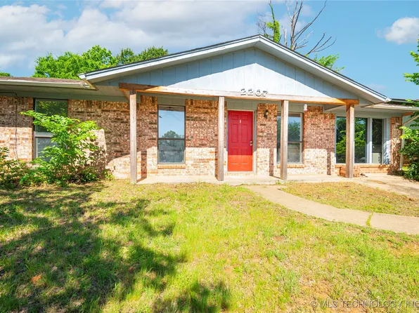 2207 Hillcrest Ct, Durant, OK 74701