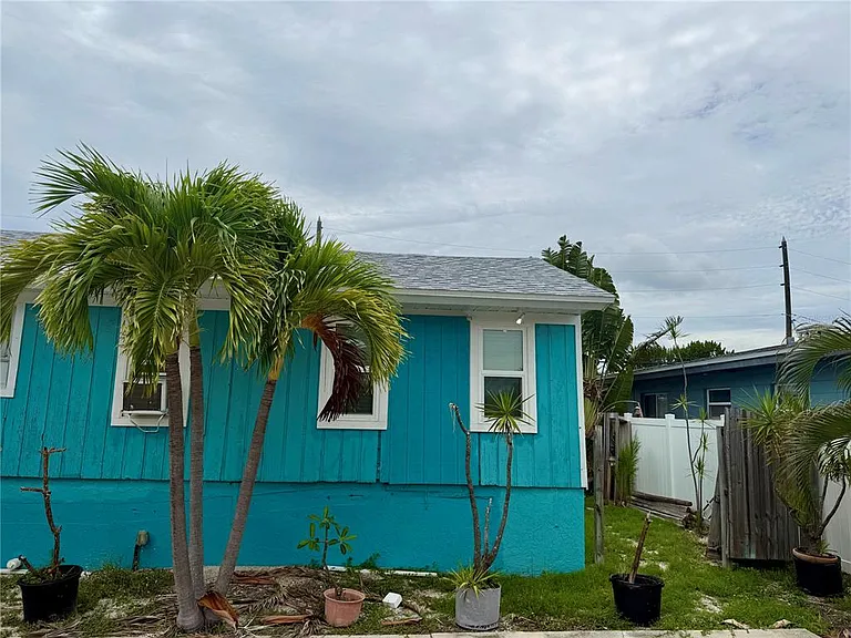 181 73rd Ave — Photo 1