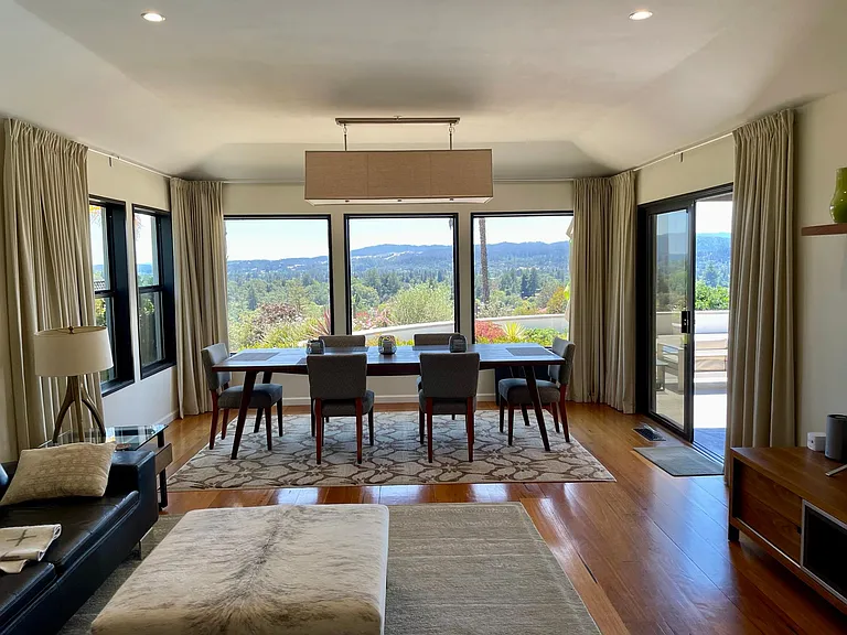 Samantha Ct — Photo 17