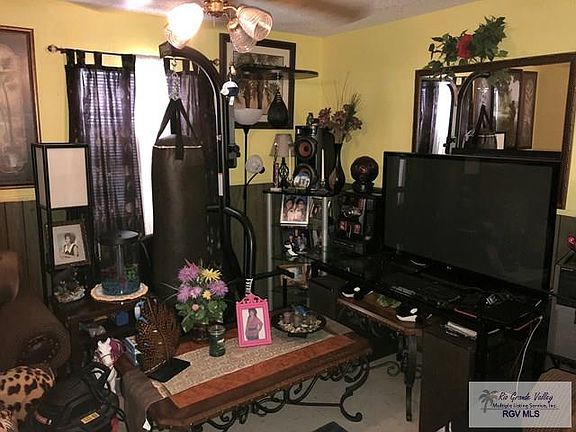 5th image of 1018 Whitewing Dr #A