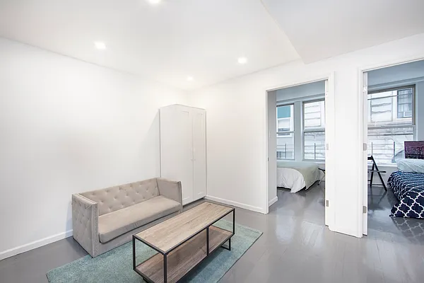 Rented by R New York | media 43