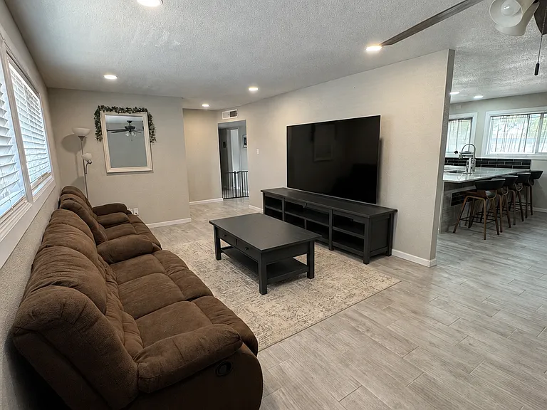 230 Hoagland Rd — Photo 2