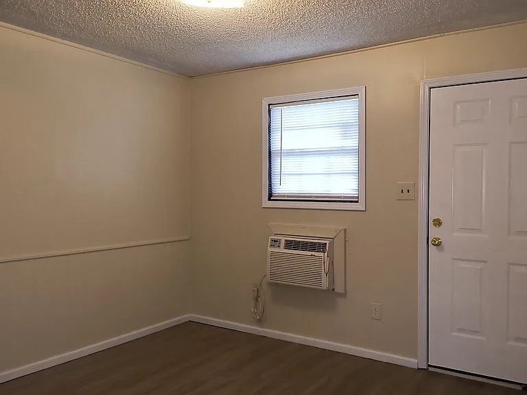 3835 W 20th Ave #1 — Photo 2