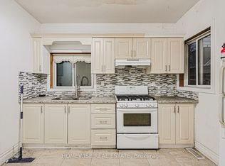 598 Bathurst St, Toronto, ON M5S2P9