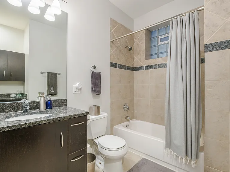 1507 W Cortez St #102 — Photo 23