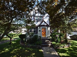 269 Rider Ave, Malverne, NY 11565