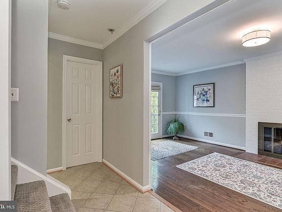 5th image of 11 Brookcrest Ct