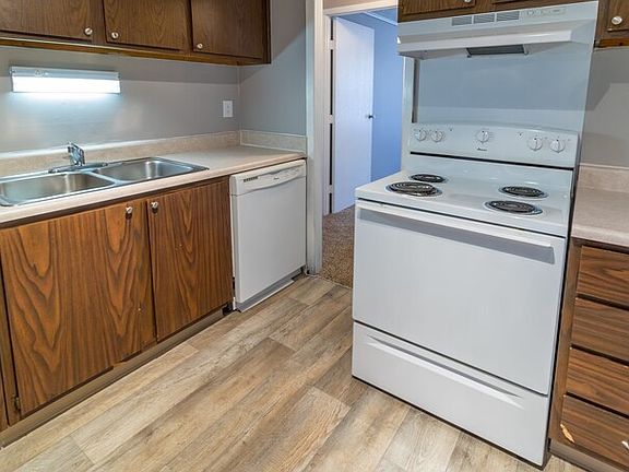 3rd image of 2074 Martell Dr