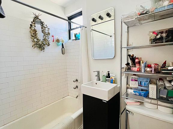 5th image of 341 E 22nd St APT 5A