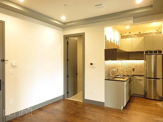 Rented by Rennit Inc. | media 50