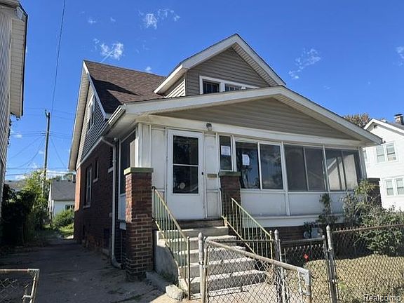 3rd image of 15355 Northlawn St