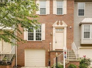 9022 Marie Ct, Lorton, VA 22079