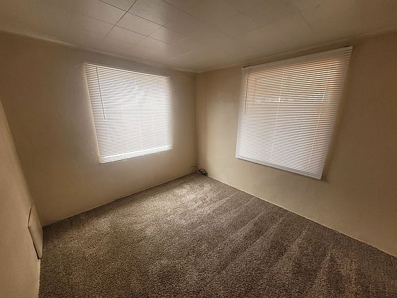 2nd image of 116 E Blacklidge Dr