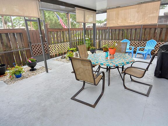 3rd image of 402 SE Castle Ct #B