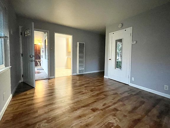 2nd image of 1315 Poplar Ave