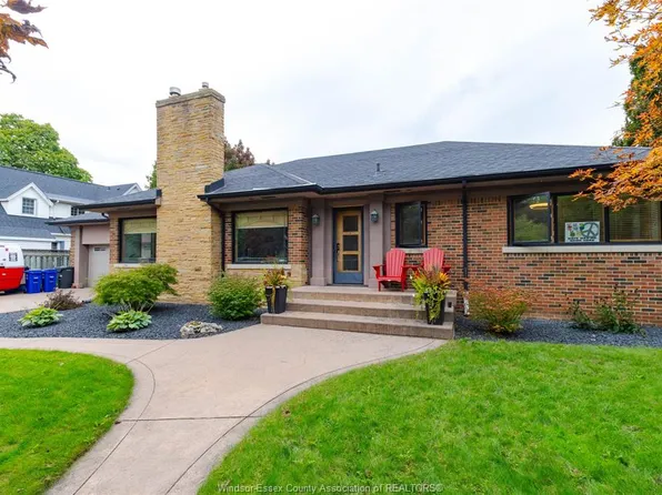 1550 Ypres Ave, Windsor, ON N8W 1R9