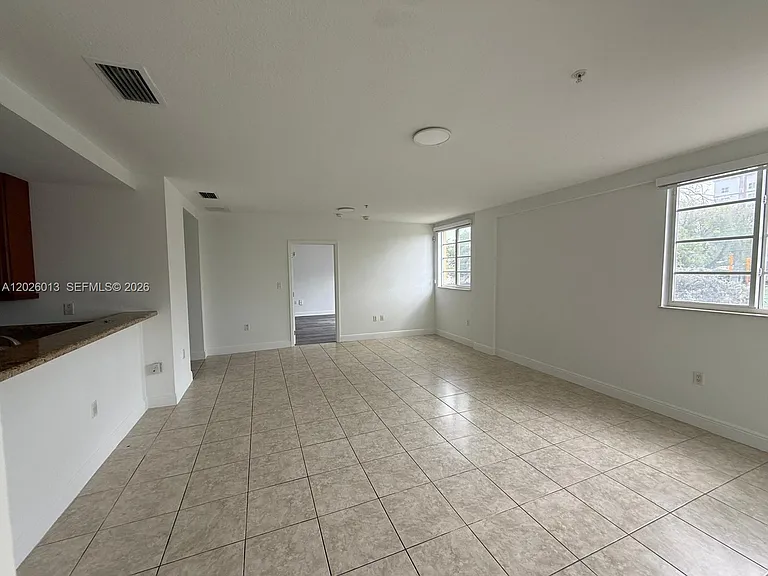 107 Mendoza Ave #201 — Photo 1