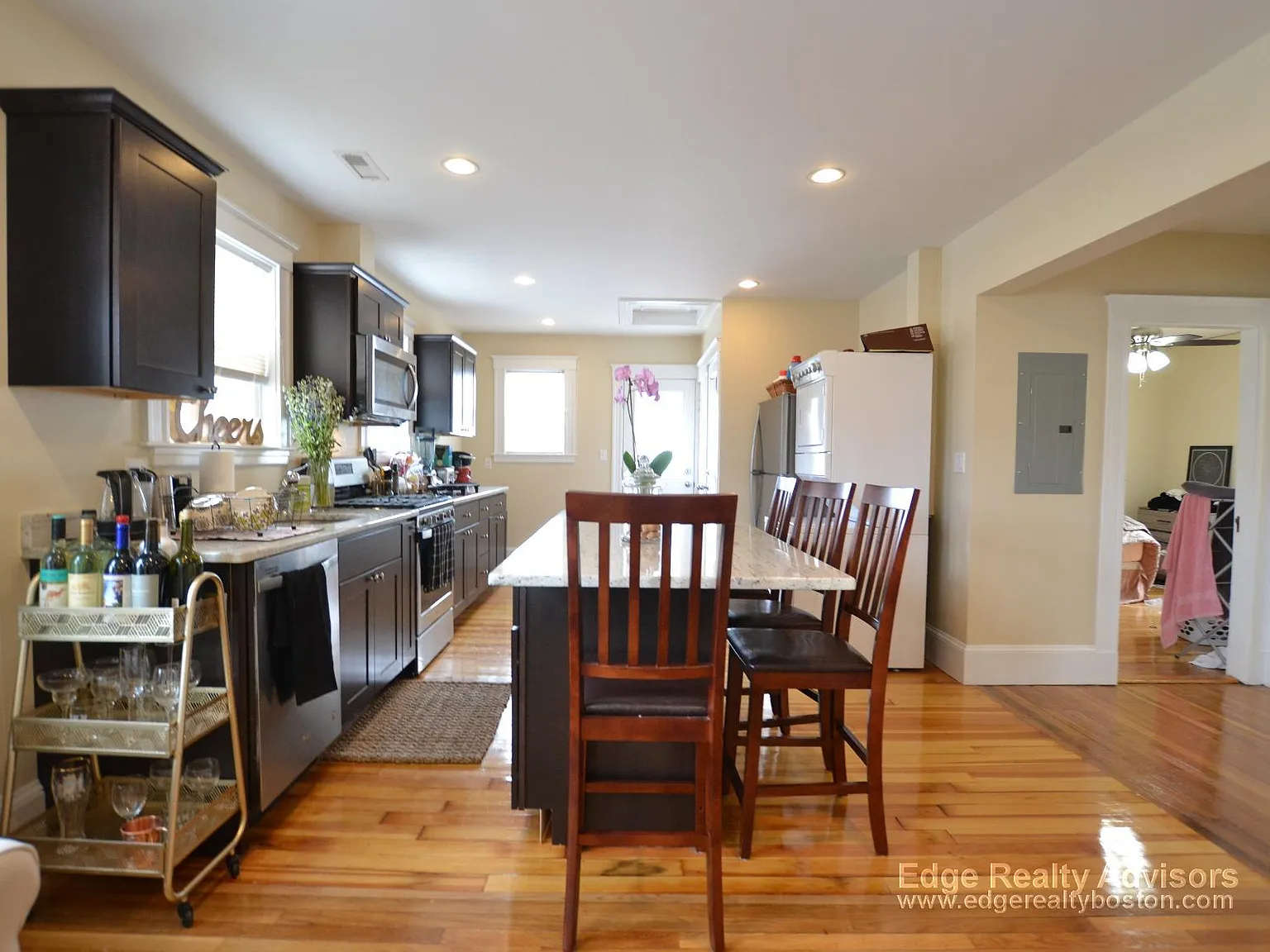 3 bed, $3,600 — Photo 3