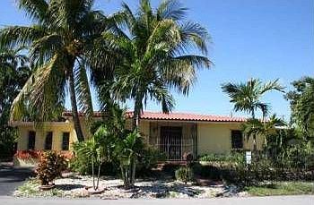 1st image of 2 De Leon Dr
