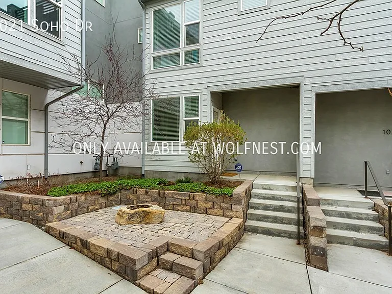 1021 Soho Dr — Photo 35