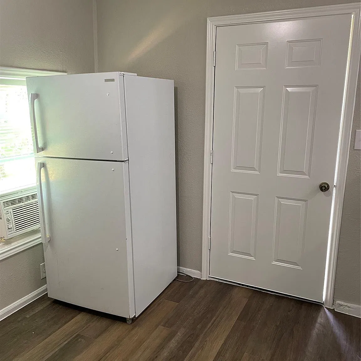 1 bed, 1.0 bath, 600 sqft, $895 — Photo 4