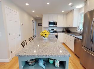 40 Shagbark Rd, Narragansett, RI 02882