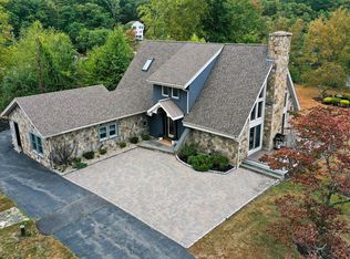 4 Nipmuc Dr, Mendon, MA 01756