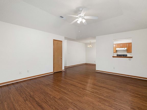 5th image of 2740 Maple Tree Rd #2740
