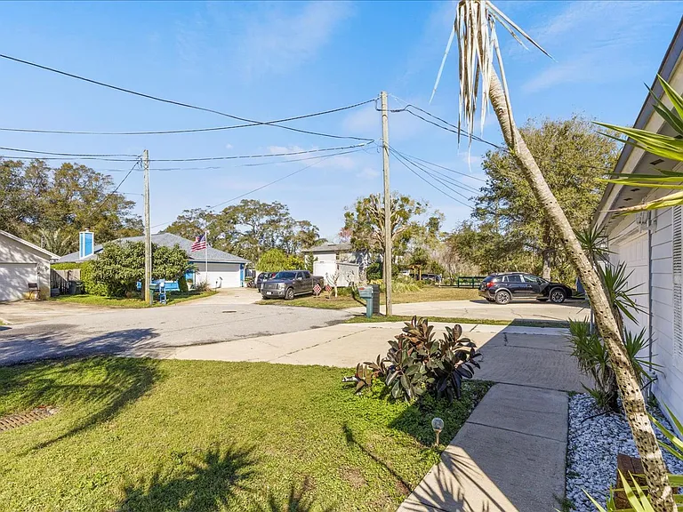 1073 Stocks St — Photo 37