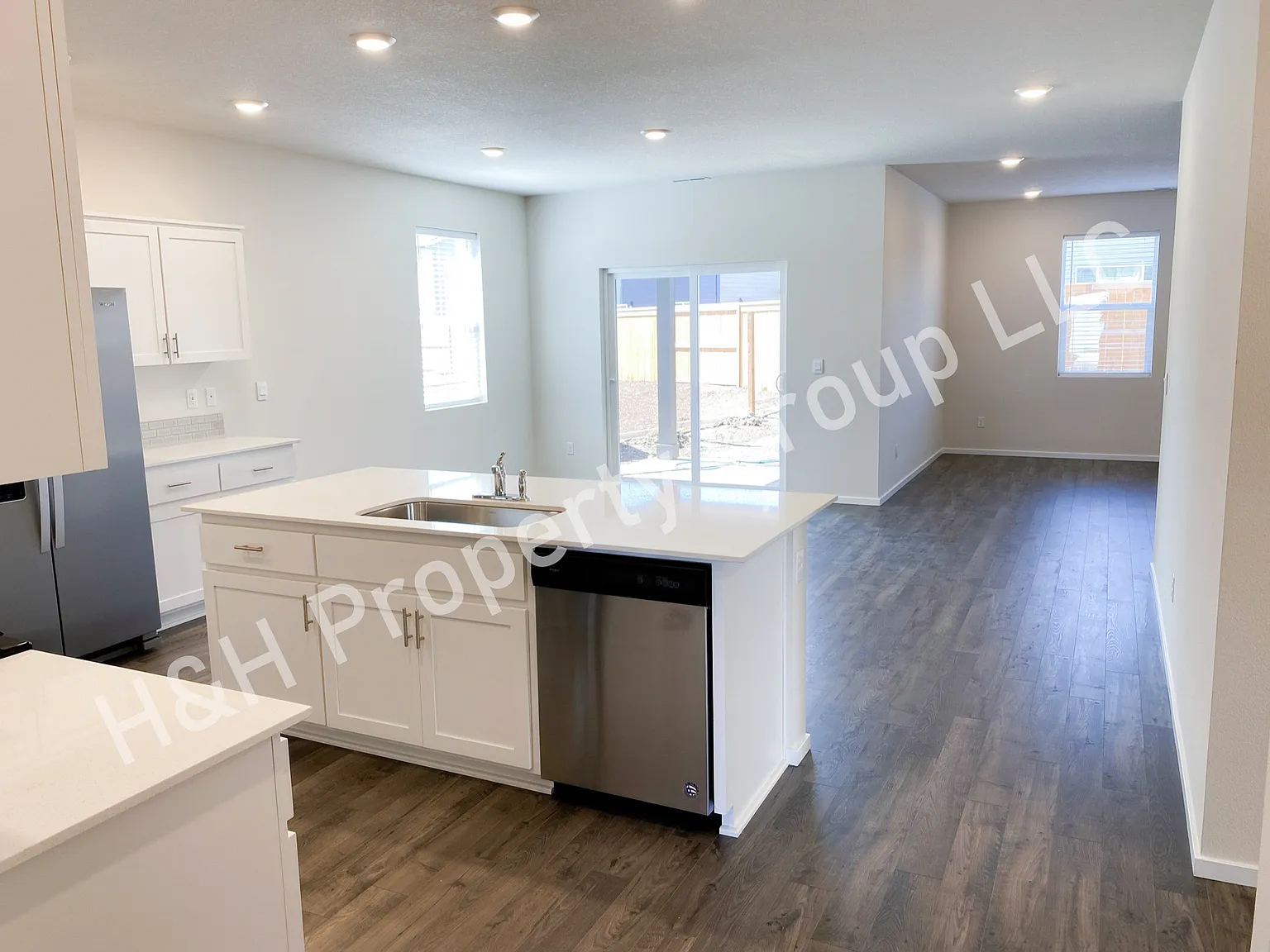 4 bed, 1797 sqft, $2,795 — Photo 3