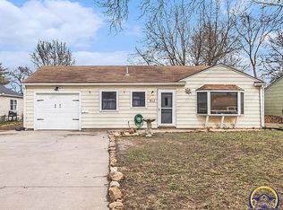 812 Crestline Dr, Lawrence, KS 66049