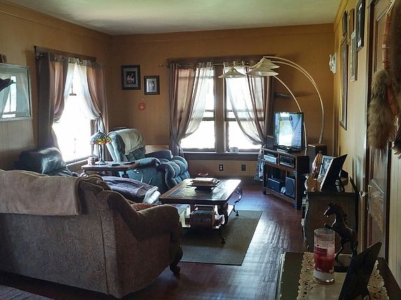 3rd image of 404 Superior Ave