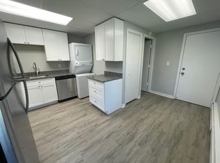 190 Naugatuck Ave #A, Milford, CT 06460