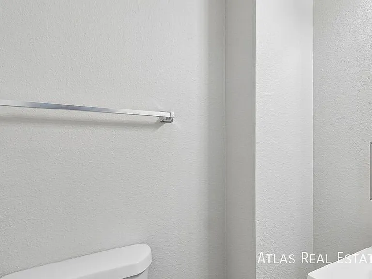 3027 Starlight Cir — Photo 18