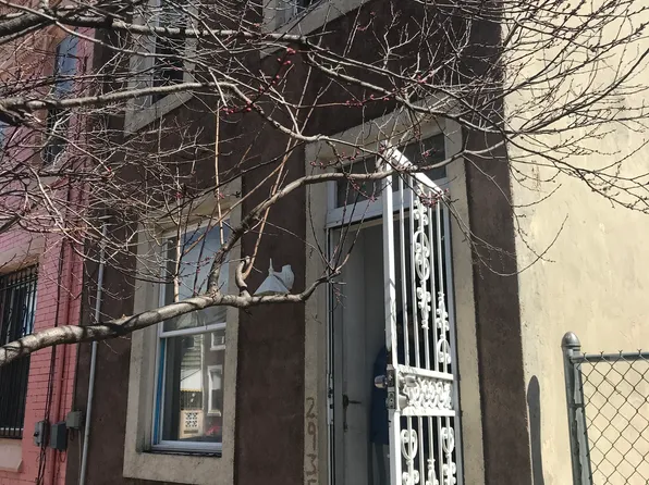 2935 N Lawrence St, Philadelphia, PA 19133