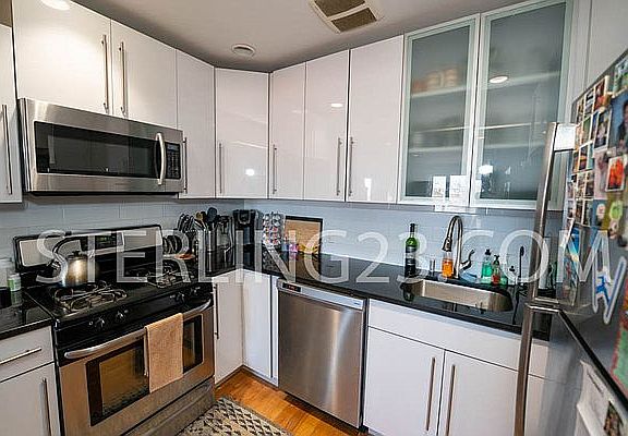 3rd image of 23-15 Astoria Blvd #4FF