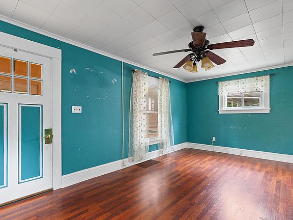 4th image of 1002 S West Ave