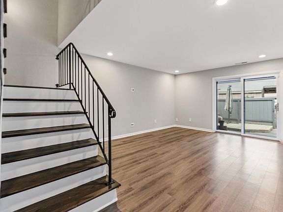 4th image of 500 Laketower Dr Unit 89
