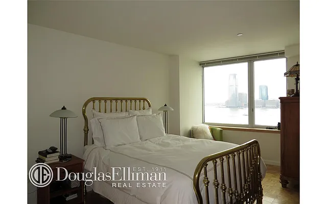 Rented by Douglas Elliman | media 30