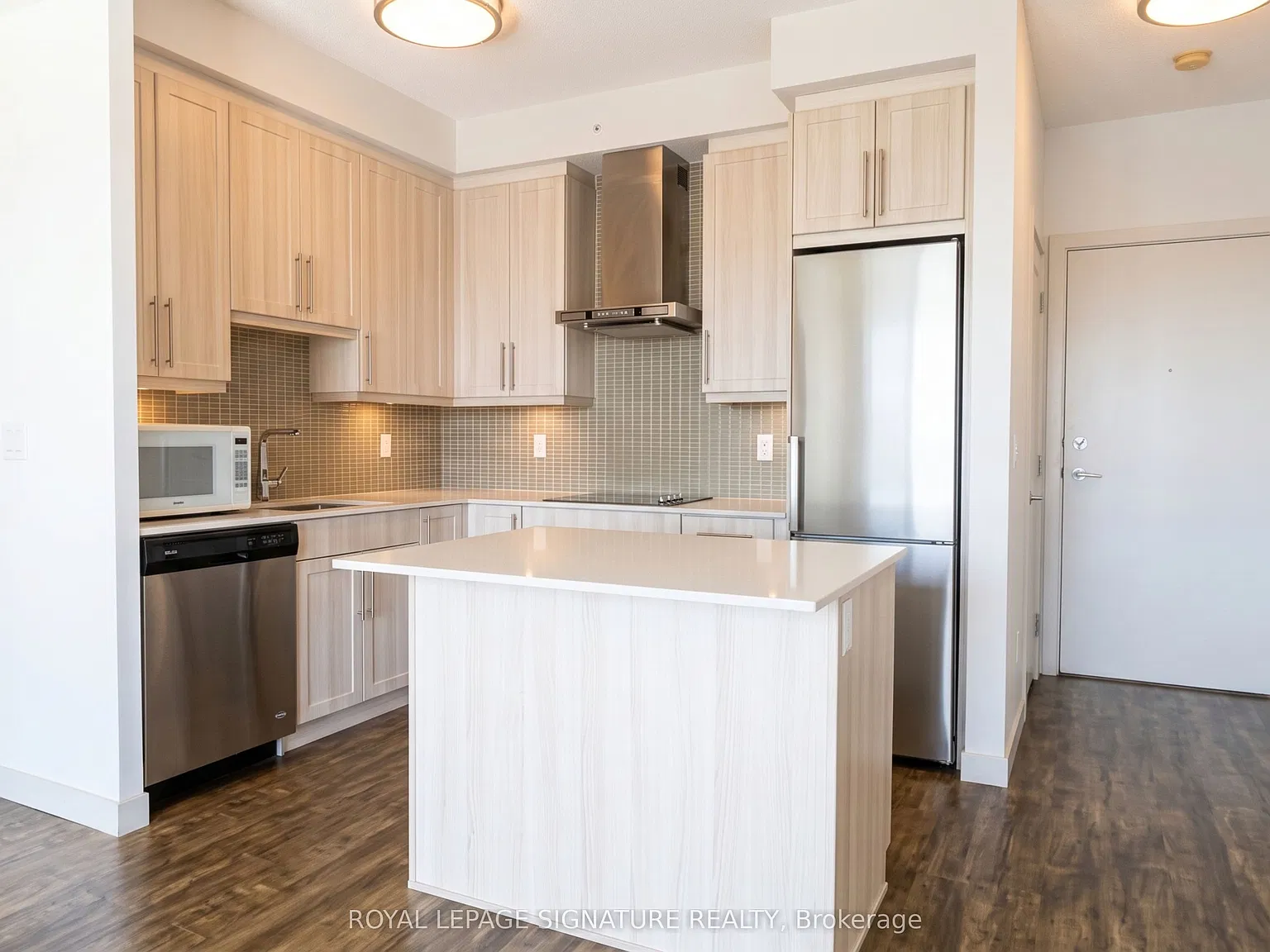 2081 Fairview St — Photo 3