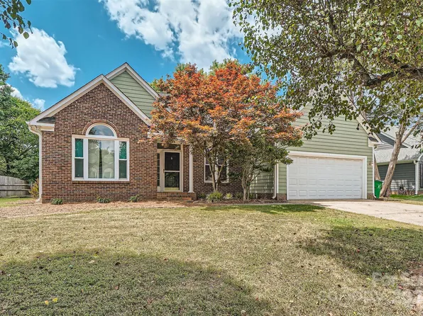 11829 Hookston Ln, Charlotte, NC 28273