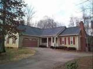 220 New Haven Dr, Athens, GA 30606