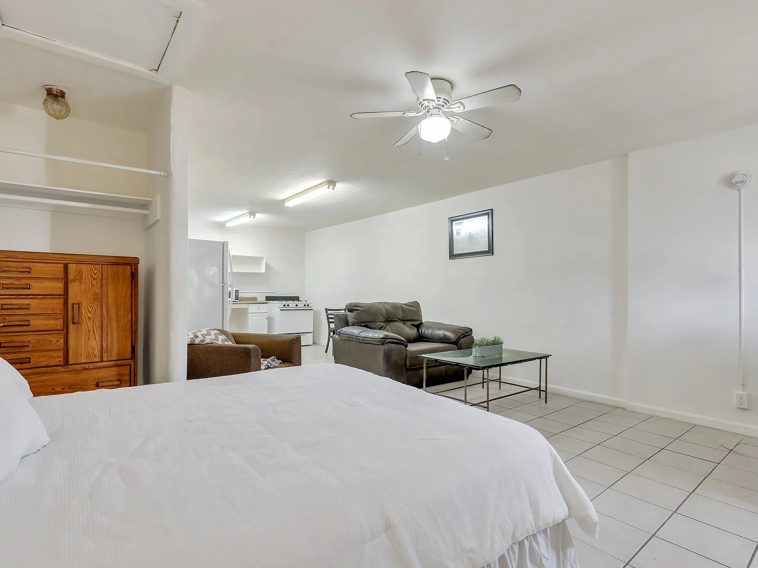 1 bed, 351 sqft, $1,200 — Photo 3