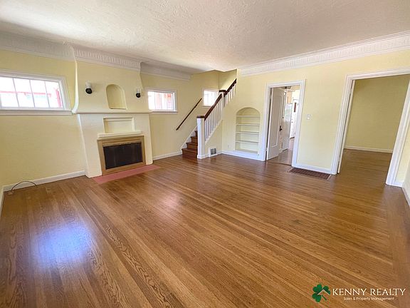 3rd image of 1115 Bayswater Ave