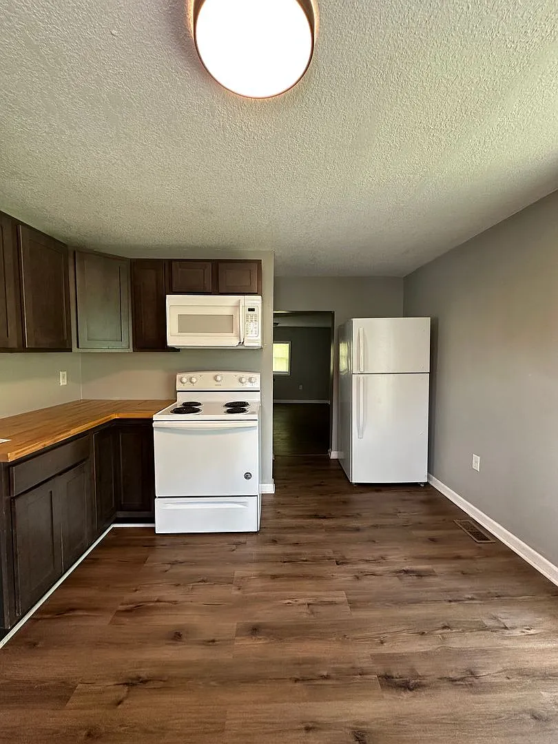 Big Backyard Energy | 1-2BR City House with County Space! — Photo 4