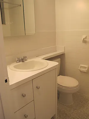 Rented by Metropolis Real Estate of Manhattan | media 4